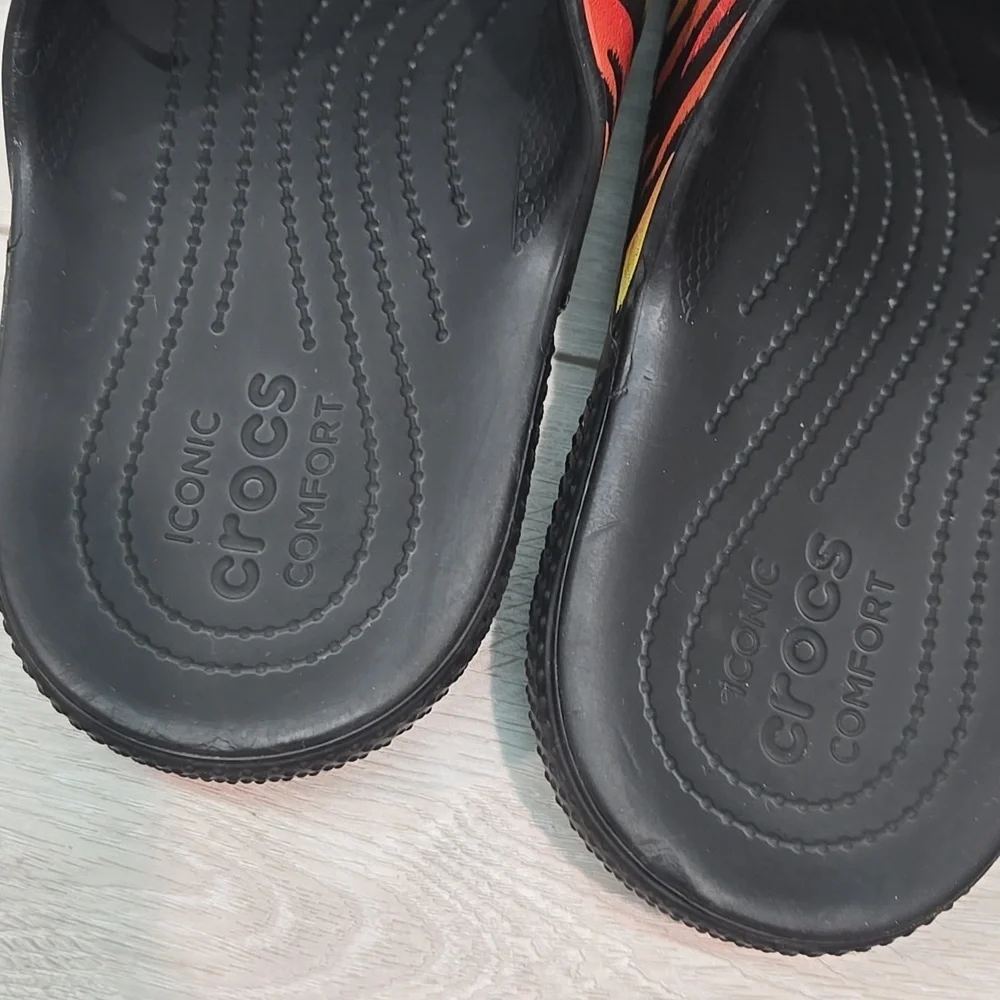 CROCS good vibrant